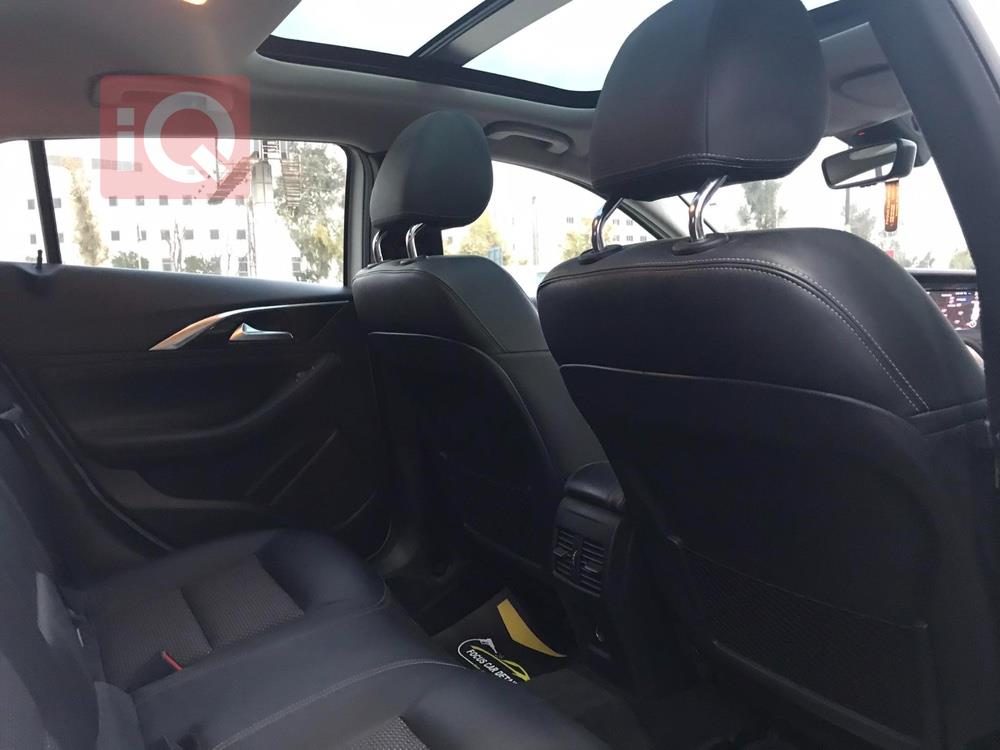 Infiniti QX30